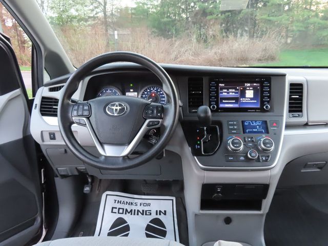 2020 Toyota Sienna 2020 TOYOTA SIENNA LE 7-PASSENGER - 23007518 - 30