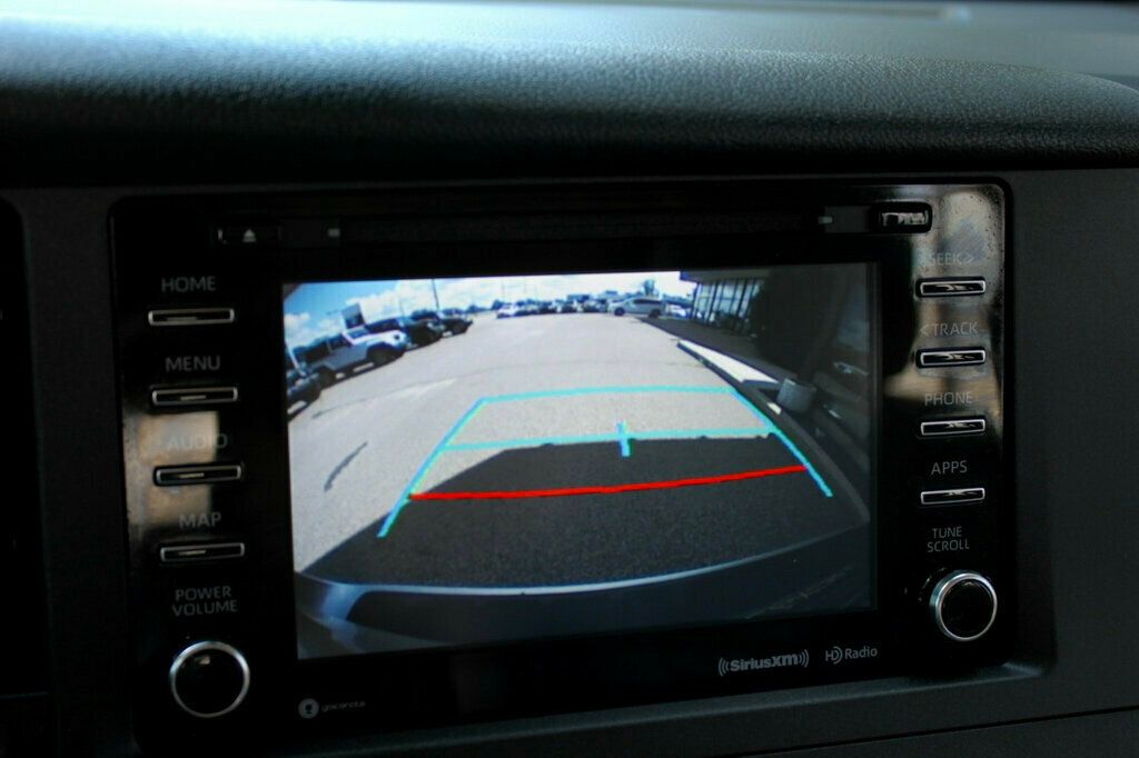 2020 Toyota Sienna LE photo 33