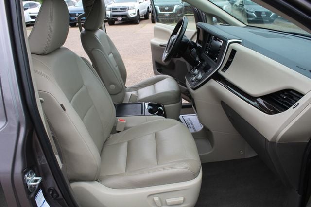 2020 Toyota Sienna AWD XLE LEATHER, MOONROOF NEW  TIRES  - 22870735 - 9