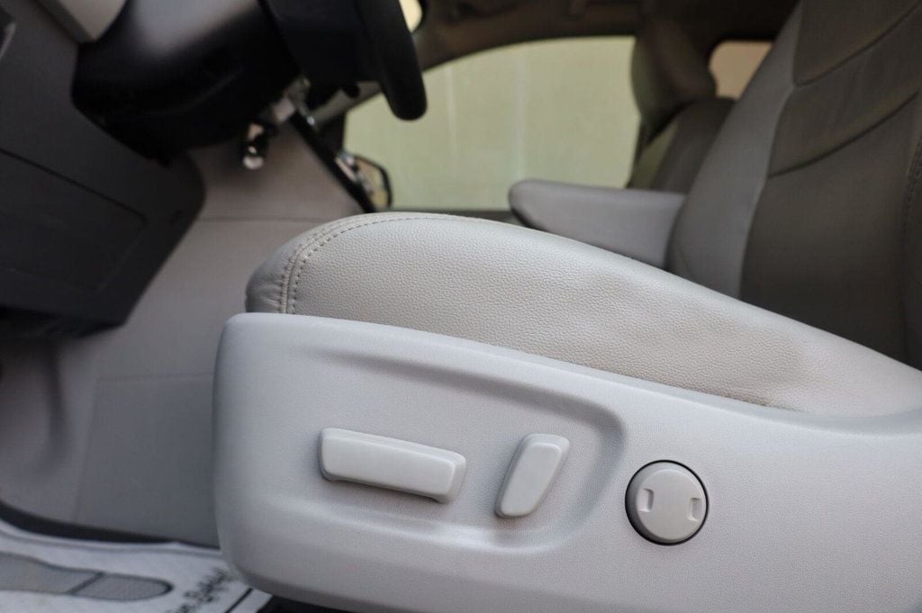 Toyota Sienna photo 15