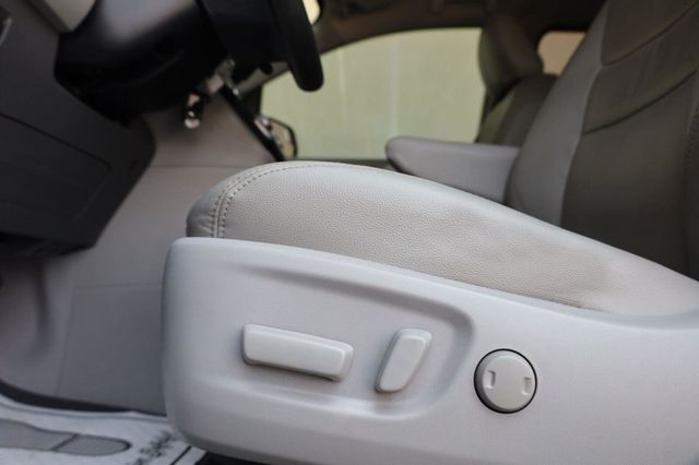 2020 Toyota Sienna LE - 23062700 - 14