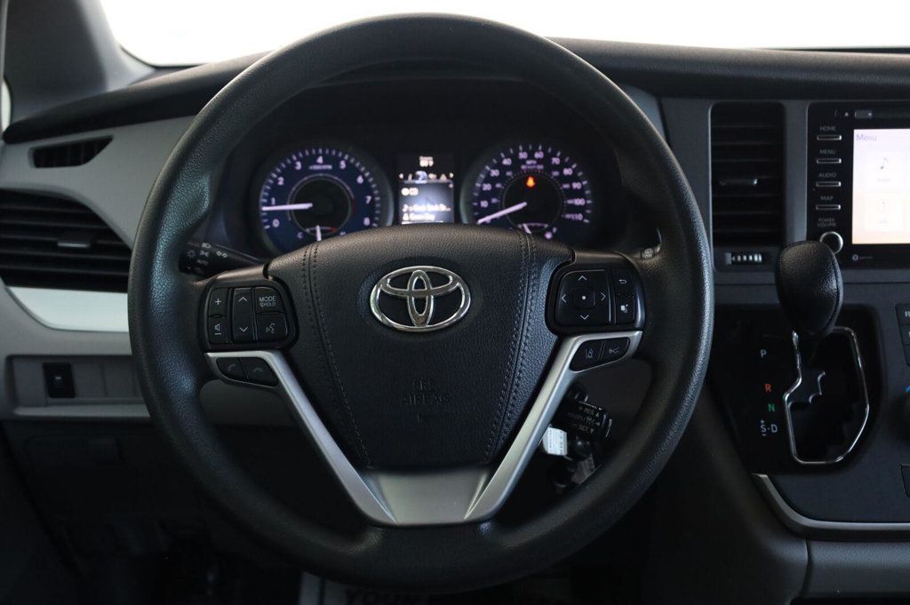 Toyota Sienna photo 24