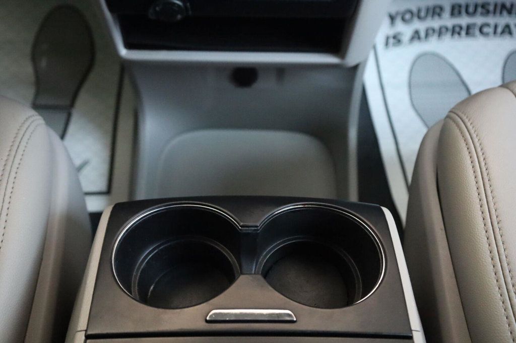 Toyota Sienna photo 28
