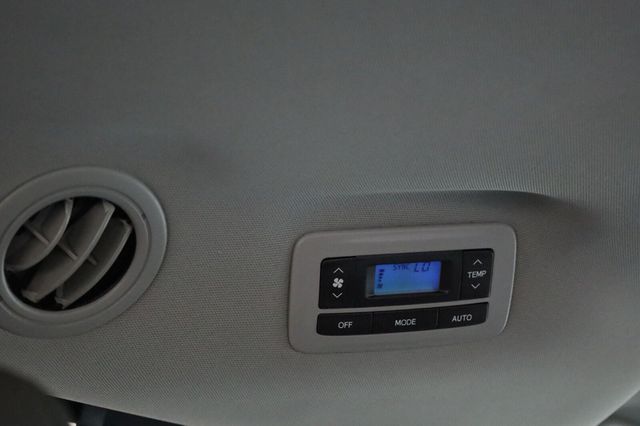 2020 Toyota Sienna LE - 23062700 - 29