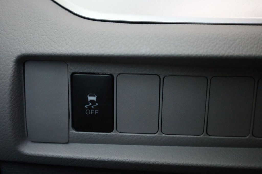 Toyota Sienna photo 32