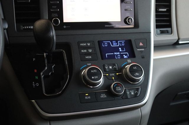 2020 Toyota Sienna LE - 23062700 - 37
