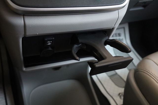 2020 Toyota Sienna LE - 23062700 - 38