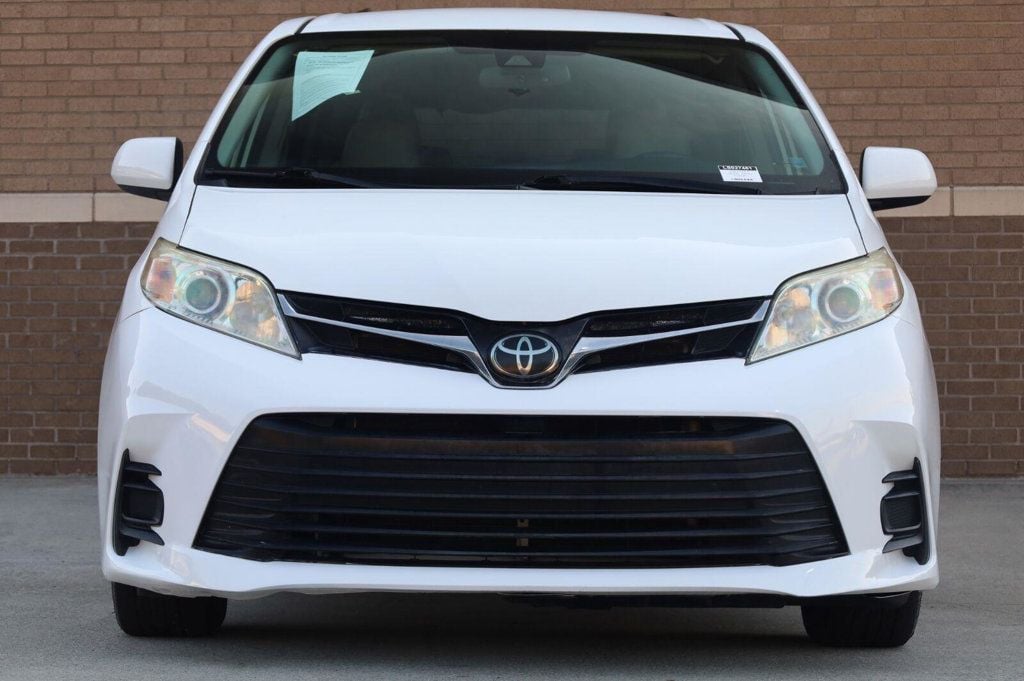 Toyota Sienna photo 5