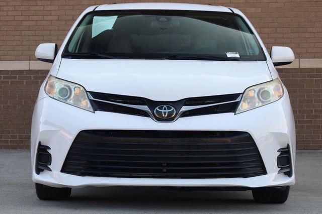 2020 Toyota Sienna LE - 23062700 - 4