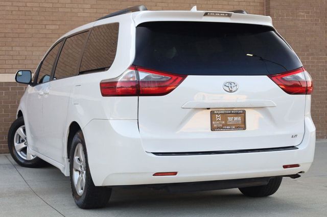2020 Toyota Sienna LE - 23062700 - 8