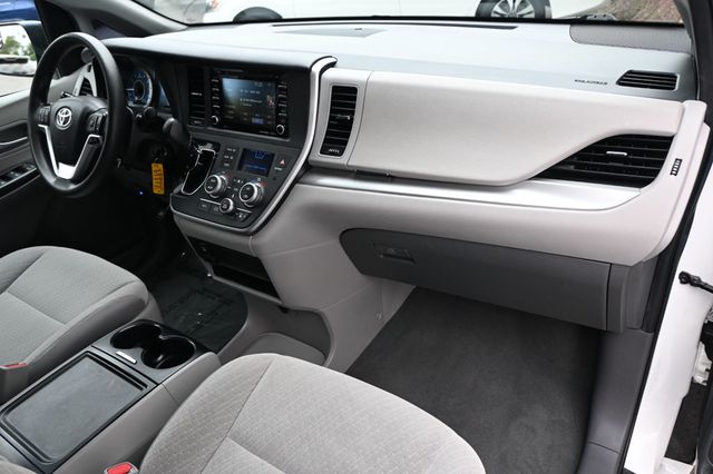 2020 Toyota Sienna LE FWD 8-Passenger - 22942083 - 7