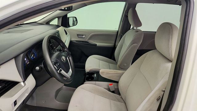 2020 Toyota Sienna LE FWD 8-Seater - 23022989 - 18