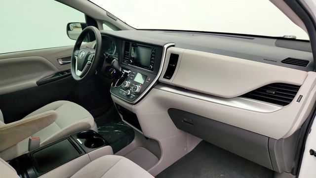 2020 Toyota Sienna LE FWD 8-Seater - 23022989 - 23