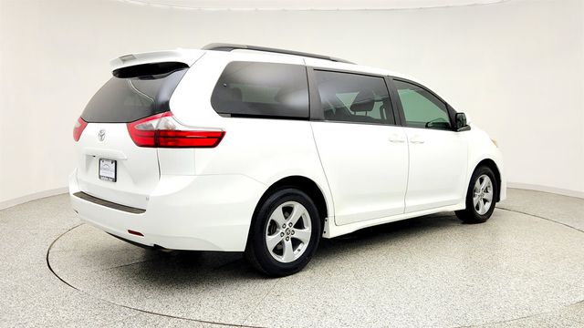 2020 Toyota Sienna LE FWD 8-Seater - 23022989 - 4