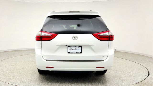 2020 Toyota Sienna LE FWD 8-Seater - 23022989 - 5