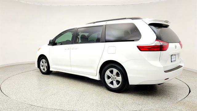 2020 Toyota Sienna LE FWD 8-Seater - 23022989 - 6