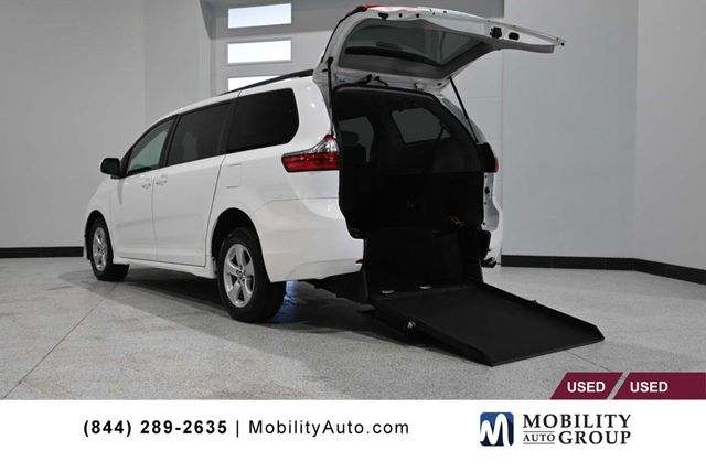 2020 Toyota Sienna LE Mobility FWD 7-Passenger Mobility - 23008611 - 0