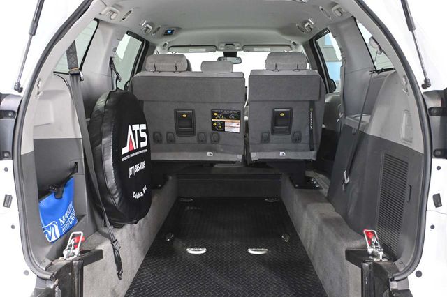 2020 Toyota Sienna LE Mobility FWD 7-Passenger Mobility - 23008611 - 20