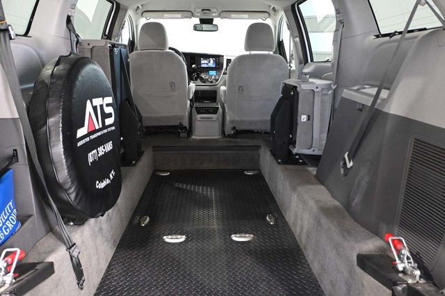 2020 Toyota Sienna LE Mobility FWD 7-Passenger Mobility - 23008611 - 21