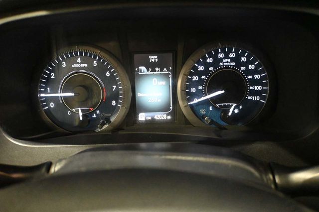 2020 Toyota Sienna LE Mobility FWD 7-Passenger Mobility - 23008611 - 33