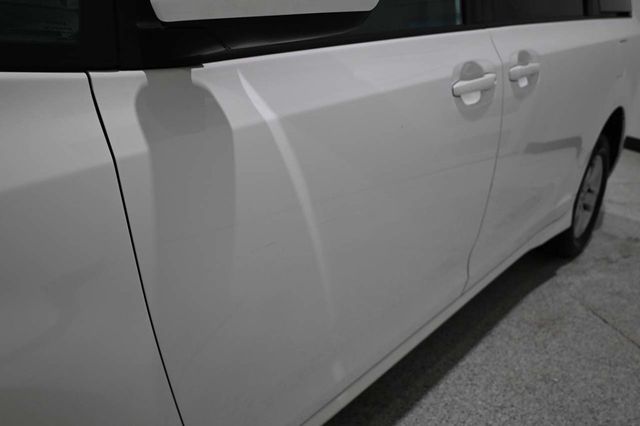 2020 Toyota Sienna LE Mobility FWD 7-Passenger Mobility - 23008611 - 38