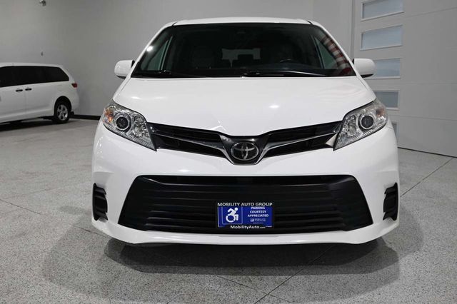 2020 Toyota Sienna LE Mobility FWD 7-Passenger Mobility - 23008611 - 3