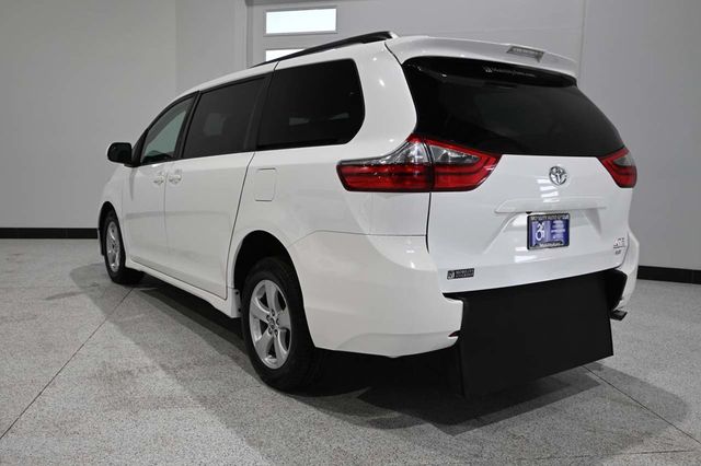 2020 Toyota Sienna LE Mobility FWD 7-Passenger Mobility - 23008611 - 7