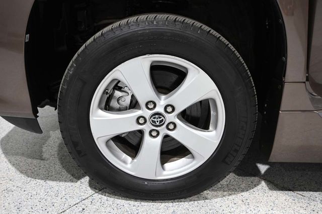 2020 Toyota Sienna LE Mobility FWD 7-Passenger Mobility - 23089683 - 11