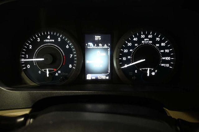2020 Toyota Sienna LE Mobility FWD 7-Passenger Mobility - 23089683 - 35