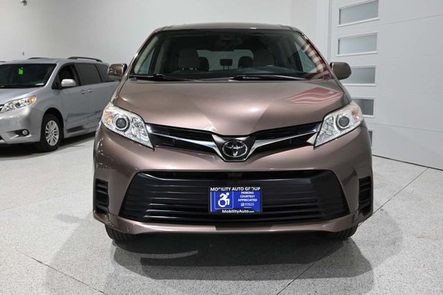 2020 Toyota Sienna LE Mobility FWD 7-Passenger Mobility - 23089683 - 3