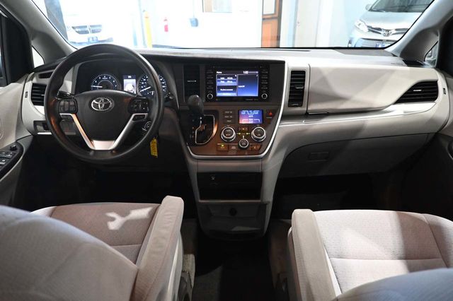 2020 Toyota Sienna LE Mobility FWD 7-Passenger Mobility - 23100681 - 21