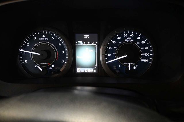 2020 Toyota Sienna LE Mobility FWD 7-Passenger Mobility - 23100681 - 34