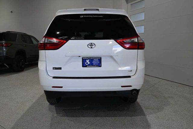 2020 Toyota Sienna LE Mobility FWD 7-Passenger Mobility - 23100681 - 6