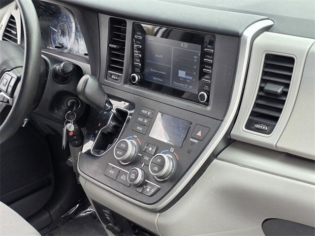 2020 Toyota Sienna L FWD 7-Passenger - 22825232 - 10