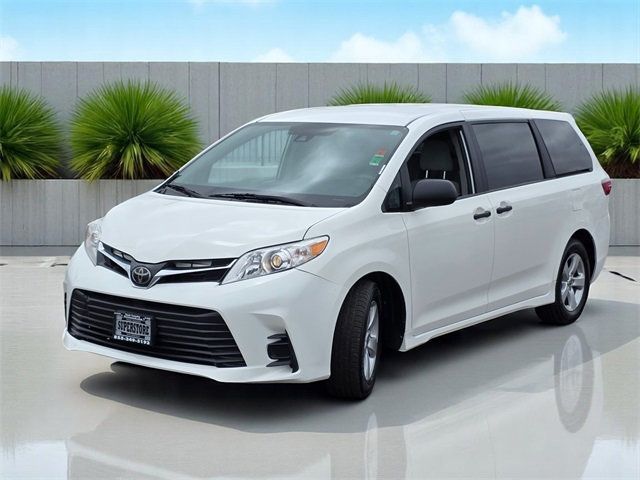 2020 Toyota Sienna L FWD 7-Passenger - 22825232 - 4