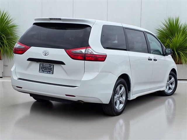 2020 Toyota Sienna L FWD 7-Passenger - 22825232 - 7