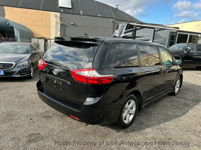 2020 Toyota Sienna L FWD 7-Passenger - 22681934 - 11