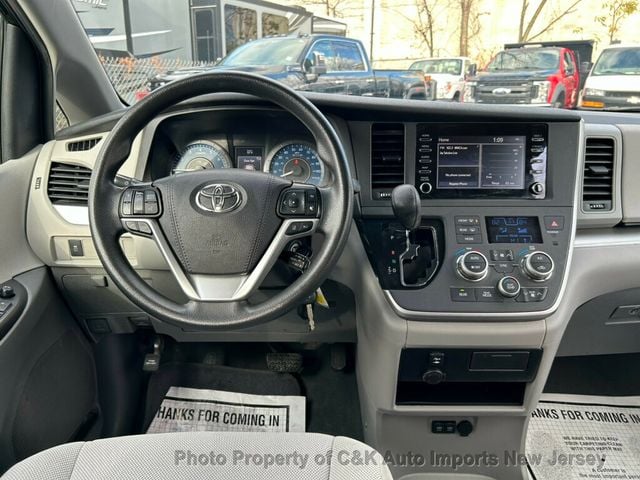 2020 Toyota Sienna L FWD 7-Passenger - 22681934 - 35