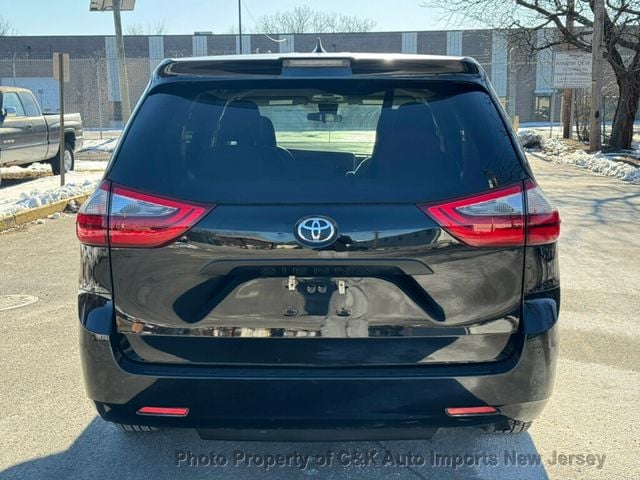 2020 Toyota Sienna L FWD 7-Passenger - 22758328 - 8