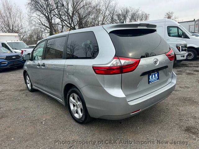 2020 Toyota Sienna L FWD 7-Passenger - 22949839 - 13