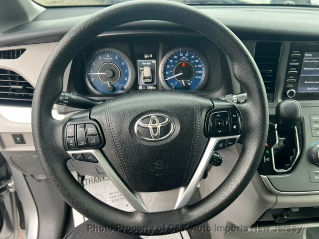 2020 Toyota Sienna L FWD 7-Passenger - 22949839 - 21