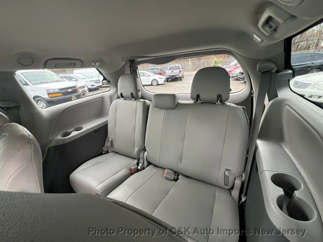2020 Toyota Sienna L FWD 7-Passenger - 22949839 - 36