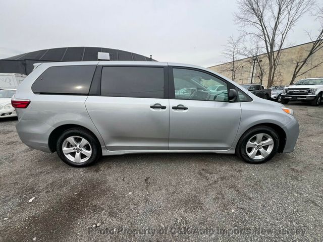 2020 Toyota Sienna L FWD 7-Passenger - 22949839 - 6