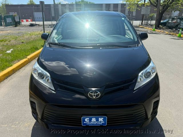 2020 Toyota Sienna L FWD 7-Passenger - 23021603 - 15