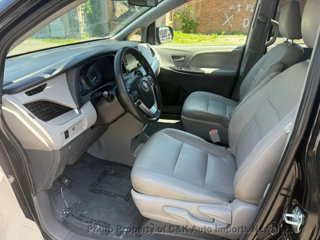 2020 Toyota Sienna L FWD 7-Passenger - 23021603 - 17
