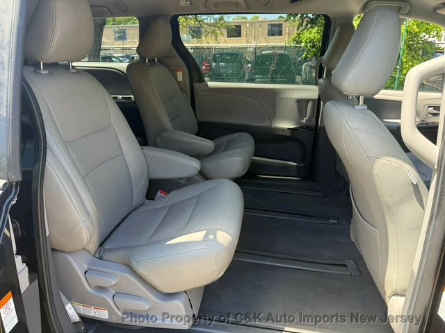 2020 Toyota Sienna L FWD 7-Passenger - 23021603 - 23