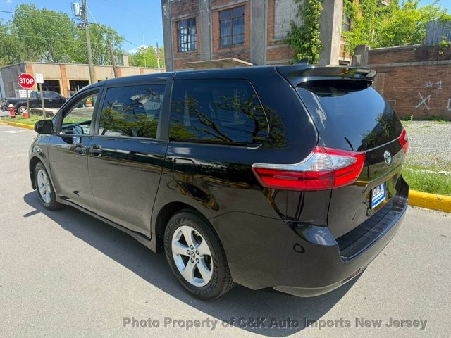 2020 Toyota Sienna L FWD 7-Passenger - 23021603 - 8
