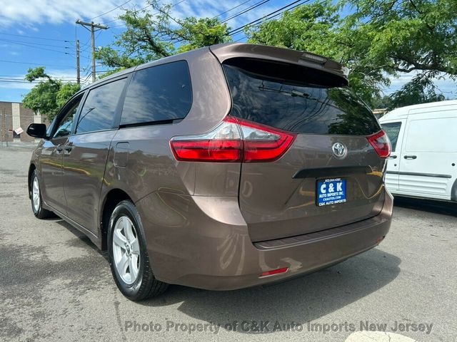 2020 Toyota Sienna L FWD 7-Passenger - 23033775 - 12