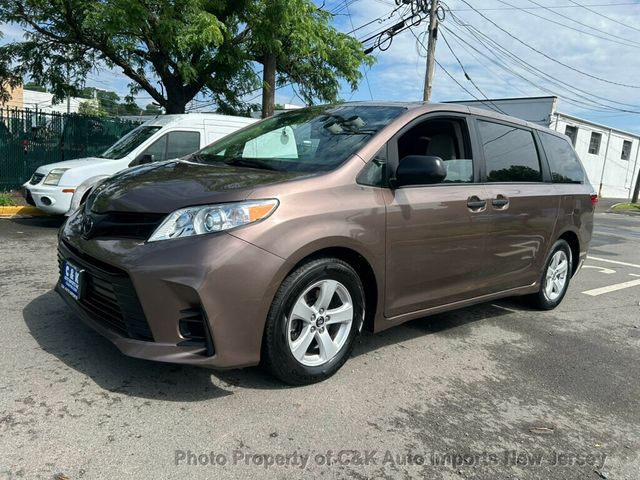 2020 Toyota Sienna L FWD 7-Passenger - 23033775 - 15