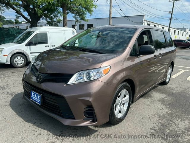 2020 Toyota Sienna L FWD 7-Passenger - 23033775 - 1